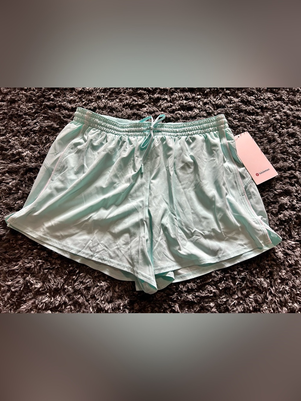 Lululemon Lightweight High-Rise Relaxed Shorts- Ideal Mint